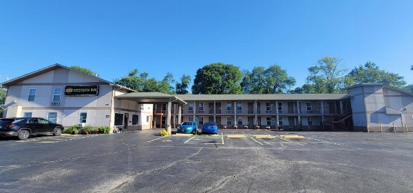 FIRST WESTERN INN image 1