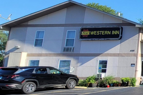 FIRST WESTERN INN image 5